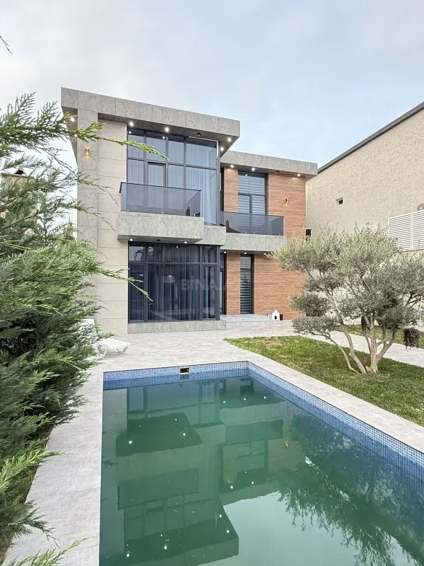 Satılır 4 otaqlı həyət evi 250 m²