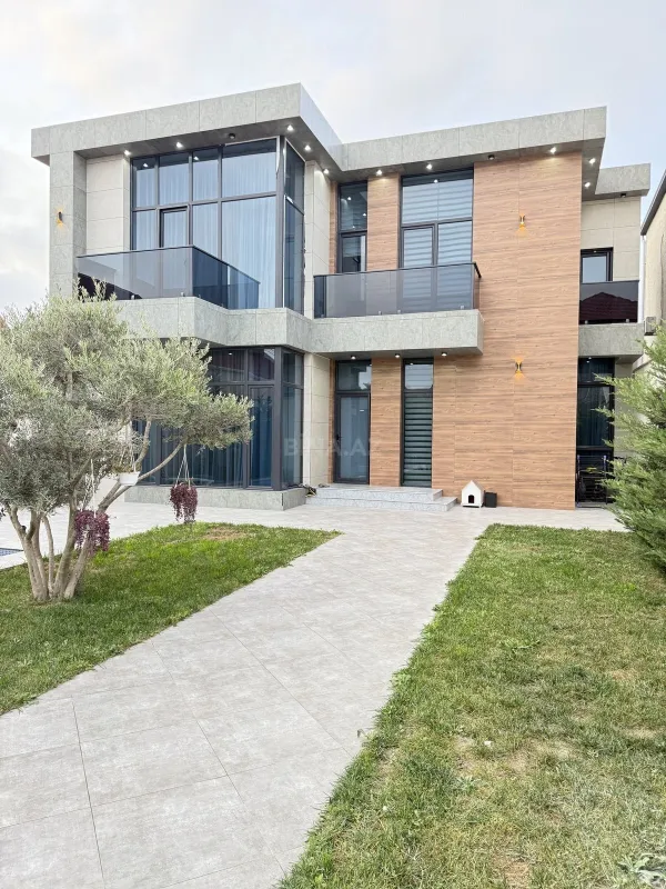 Satılır 4 otaqlı həyət evi 250 m²