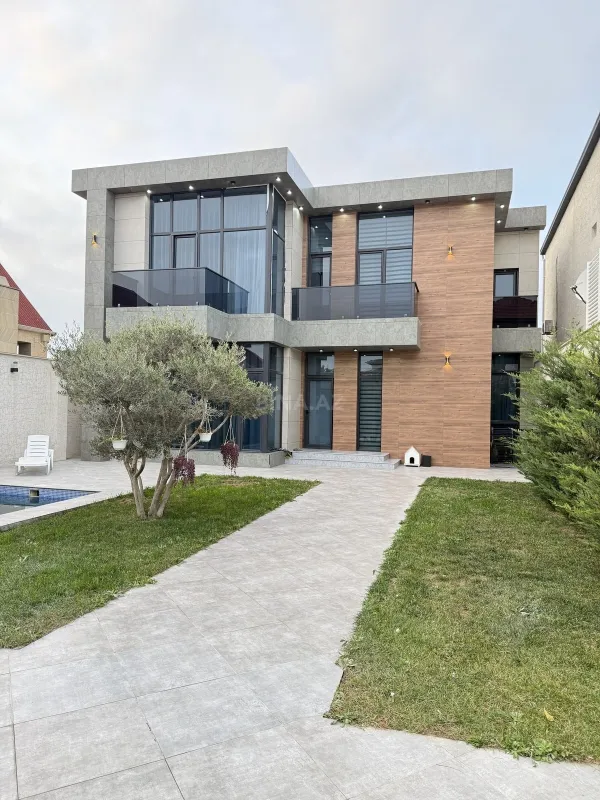 Satılır 4 otaqlı həyət evi 250 m²