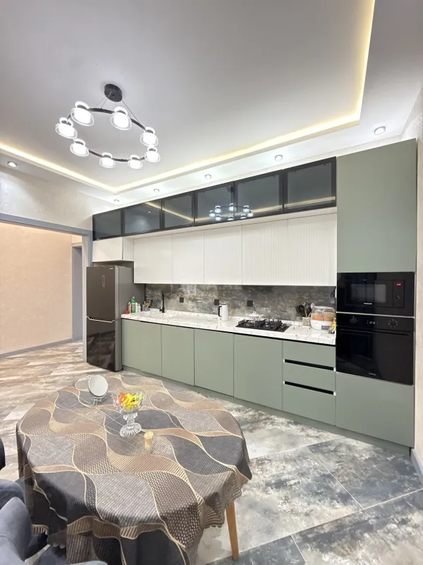 Satılır 4 otaqlı həyət evi 250 m²