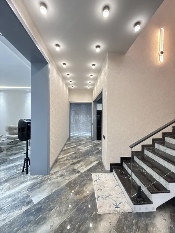 Satılır 4 otaqlı həyət evi 250 m²