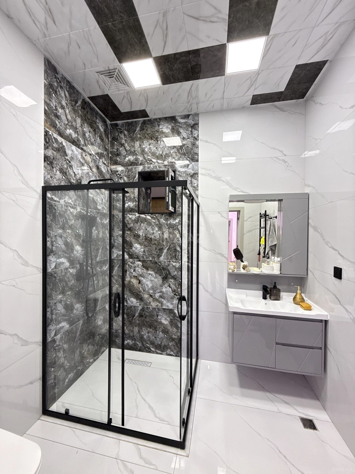 Satılır 4 otaqlı həyət evi 160 m²