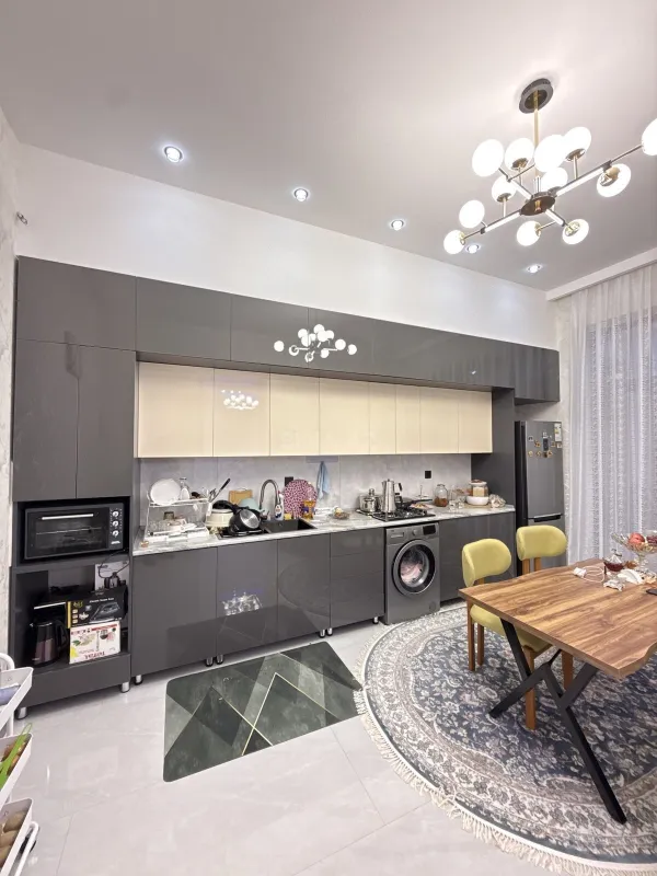 Satılır 4 otaqlı həyət evi 160 m²