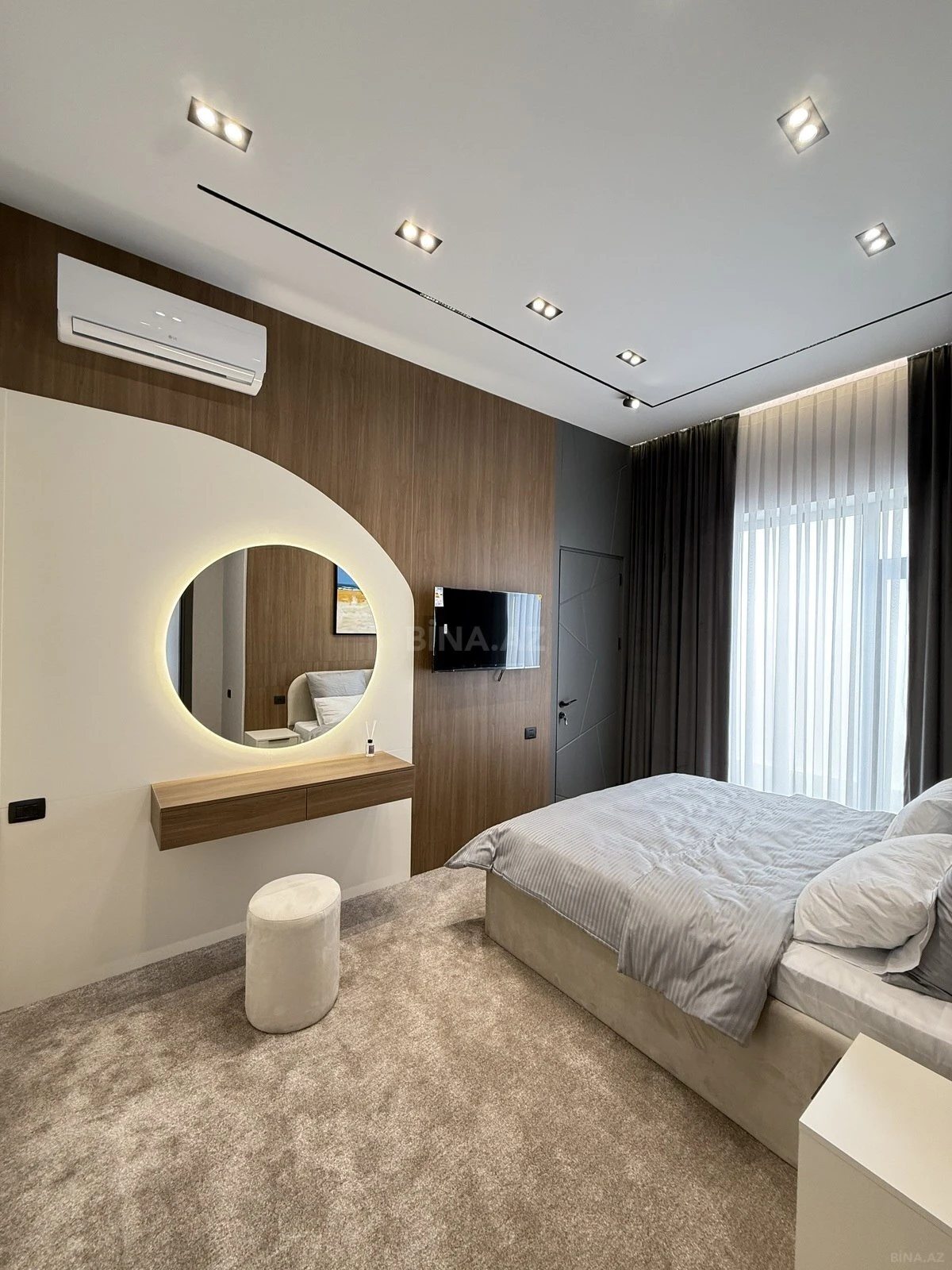 Satılır 5 otaqlı həyət evi 260 m²