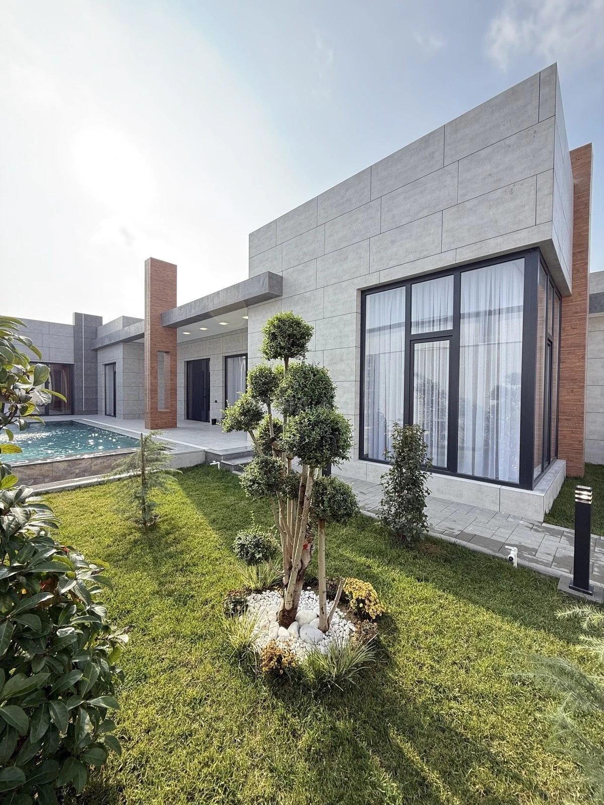 Satılır 5 otaqlı həyət evi 260 m²