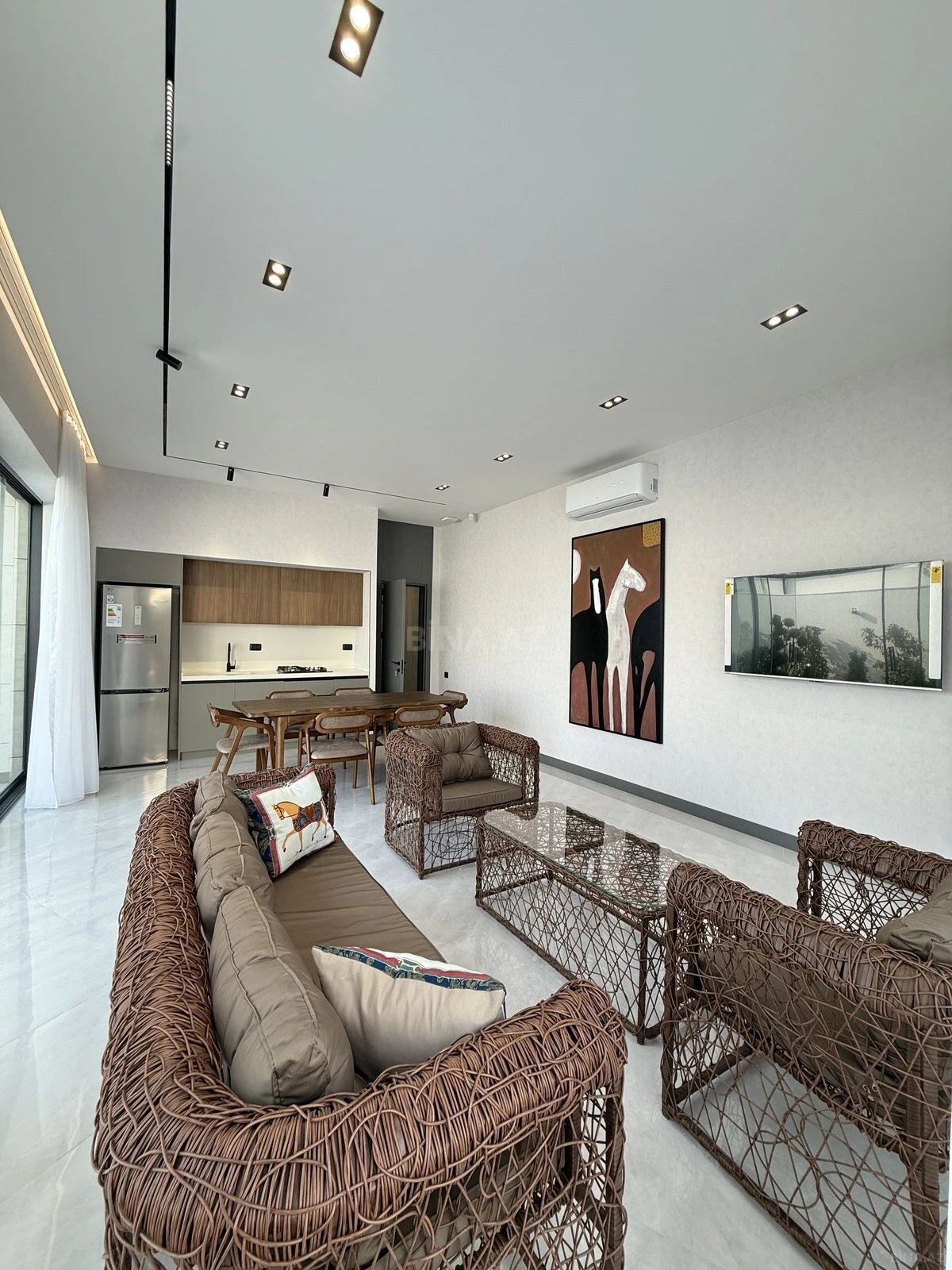 Satılır 5 otaqlı həyət evi 260 m²