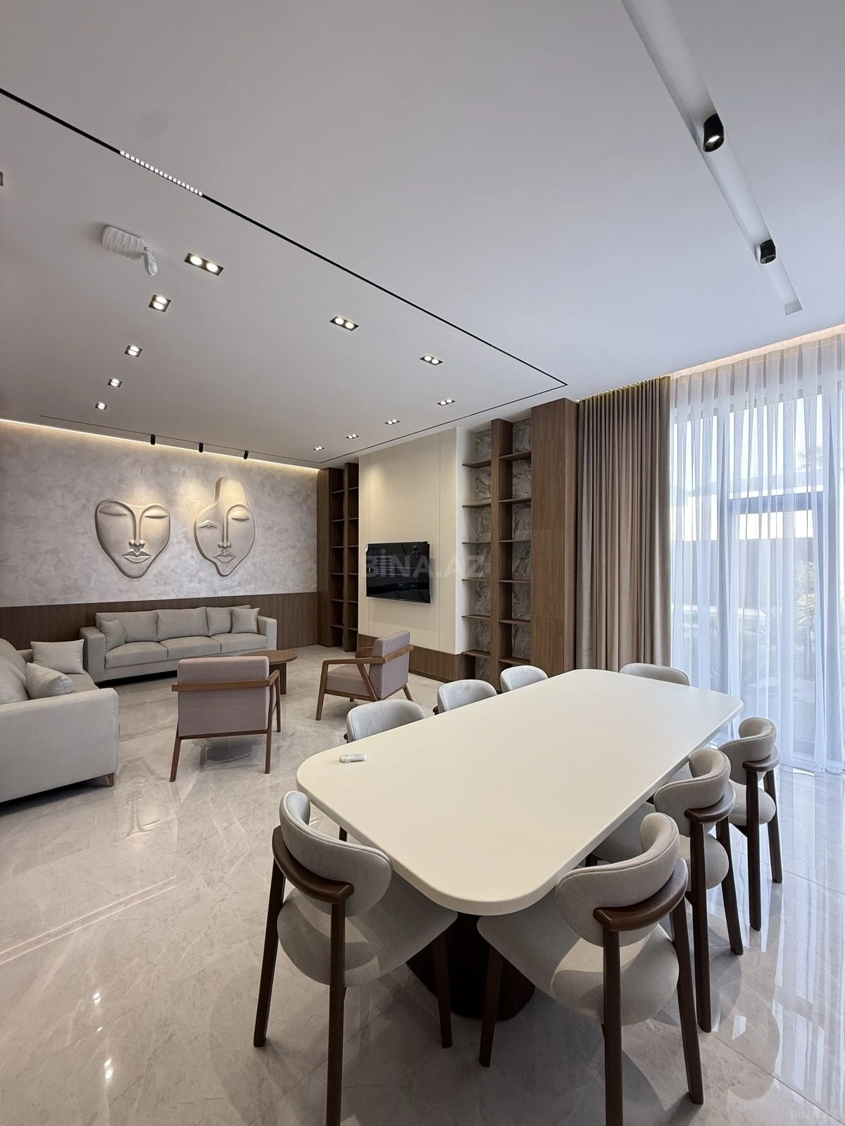 Satılır 5 otaqlı həyət evi 260 m²
