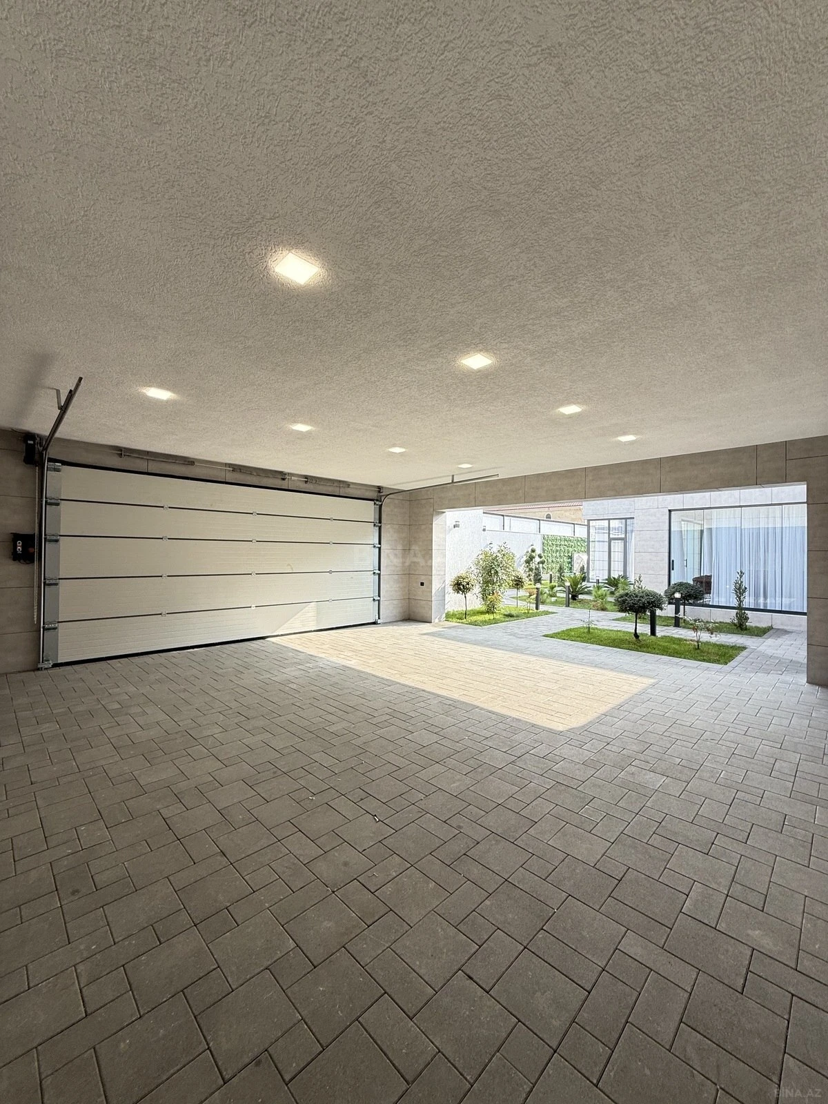 Satılır 5 otaqlı həyət evi 260 m²