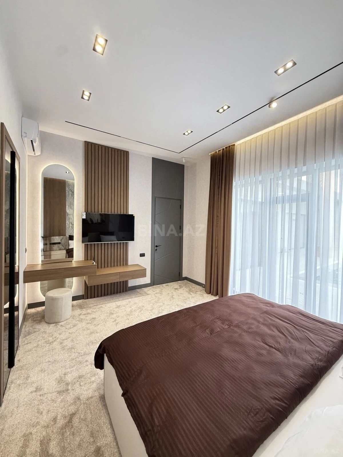 Satılır 5 otaqlı həyət evi 260 m²