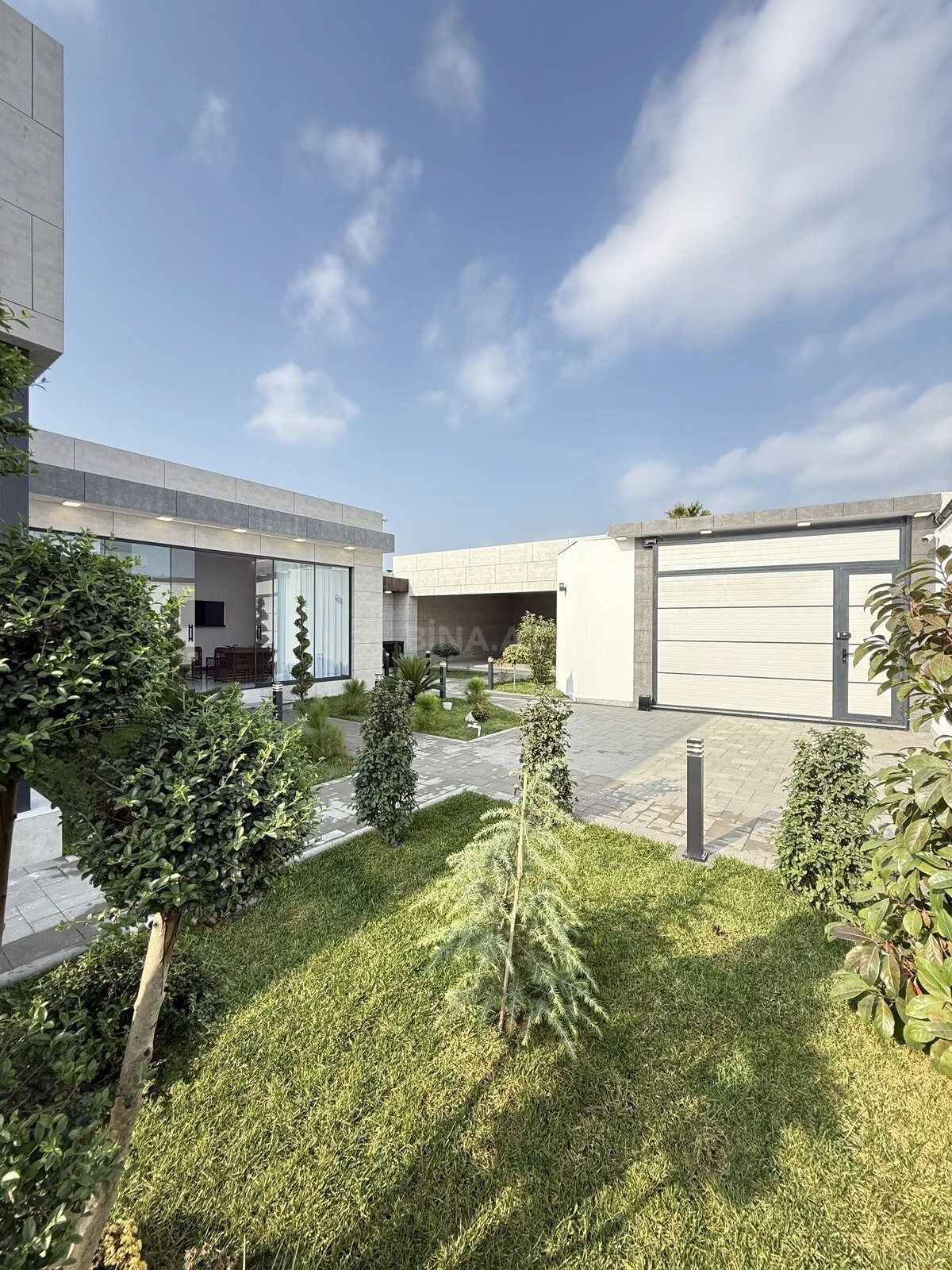 Satılır 5 otaqlı həyət evi 260 m²