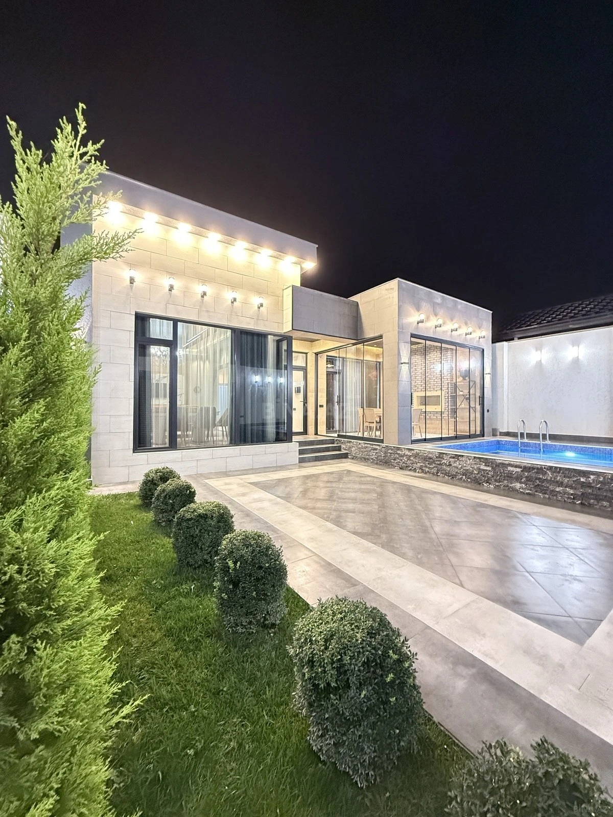 Satılır 4 otaqlı həyət evi 140 m²