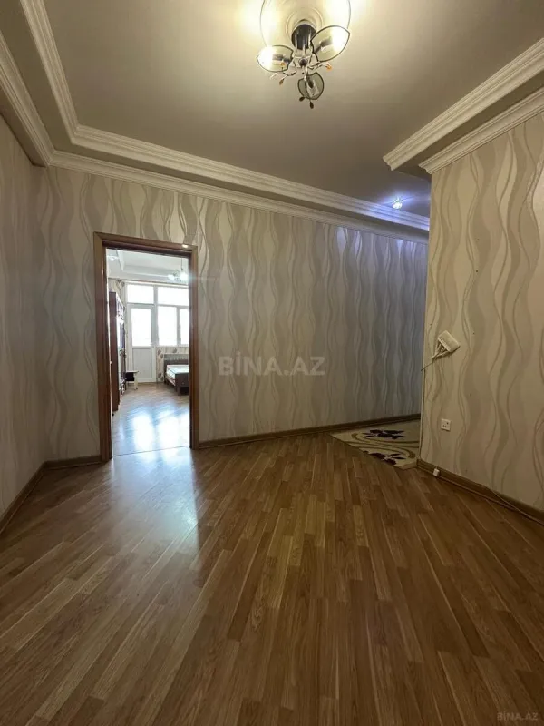 Satılır 3 otaqlı mənzil 121 m²