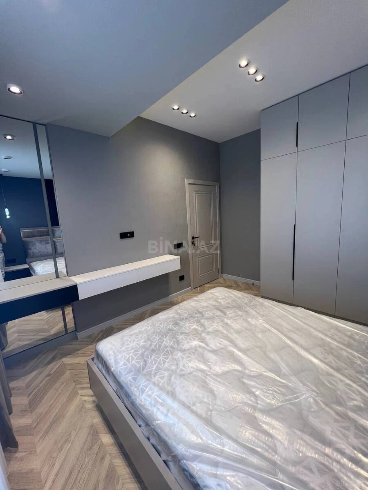 Kirayə verilir 2 otaqlı mənzil 82 m²