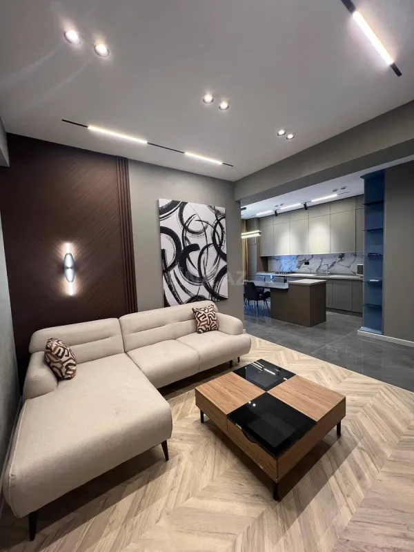 Kirayə verilir 2 otaqlı mənzil 82 m²