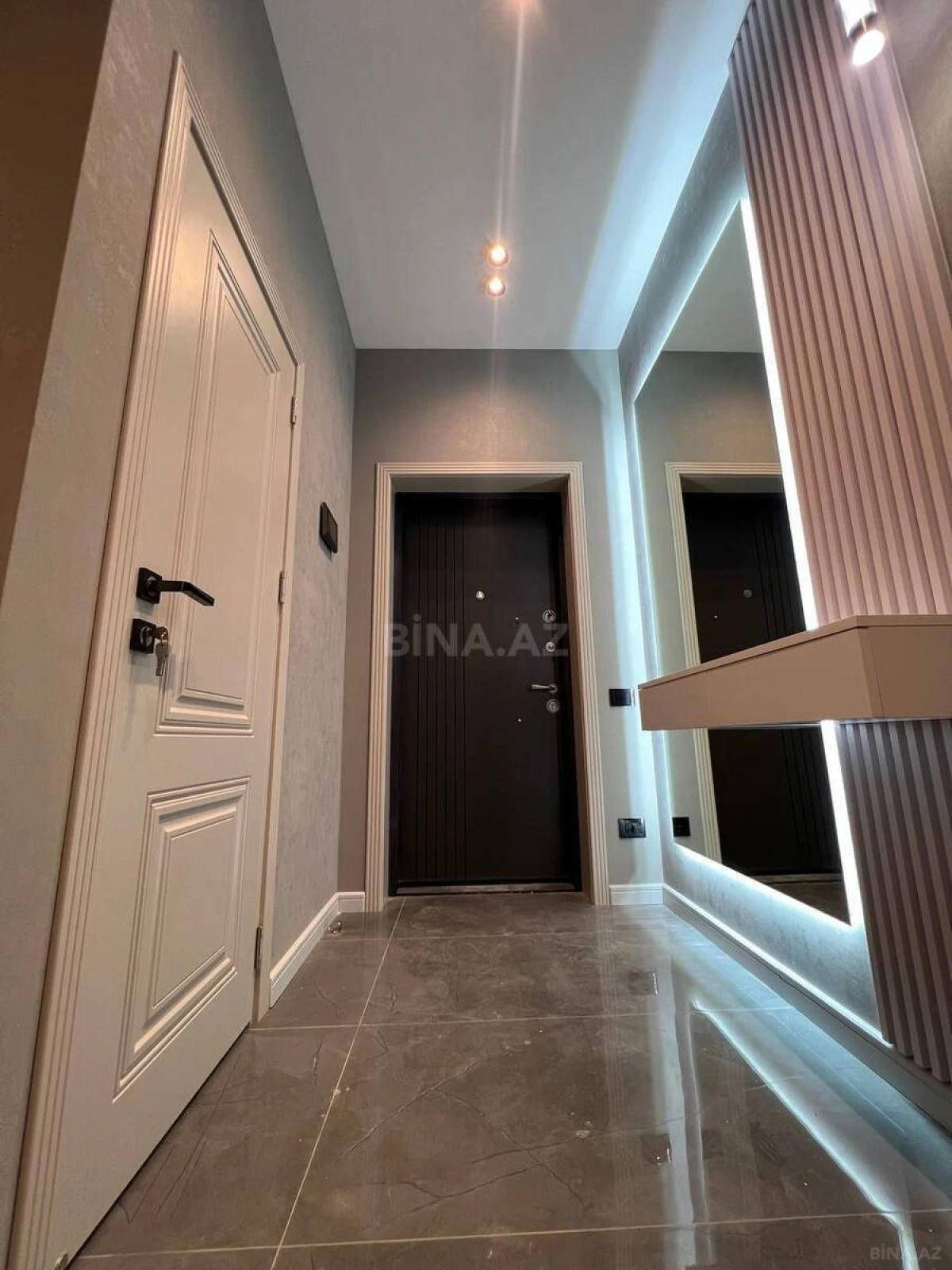 Kirayə verilir 2 otaqlı mənzil 82 m²