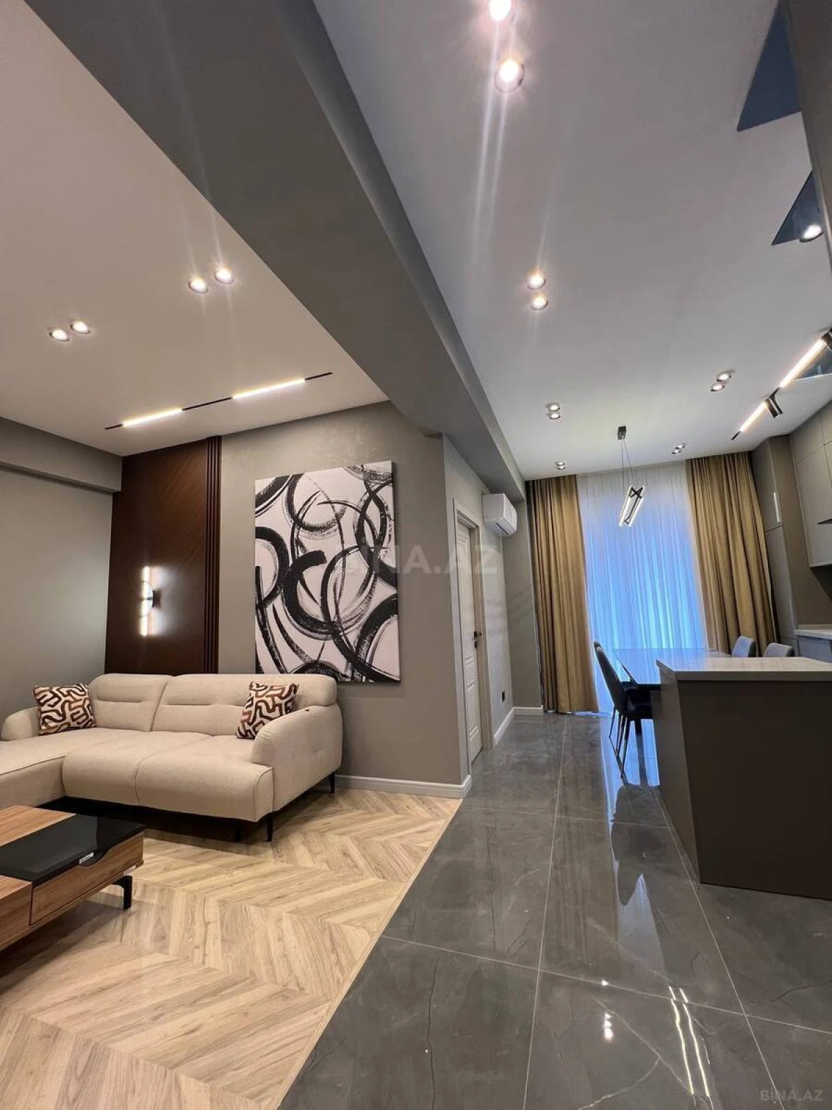 Kirayə verilir 2 otaqlı mənzil 82 m²