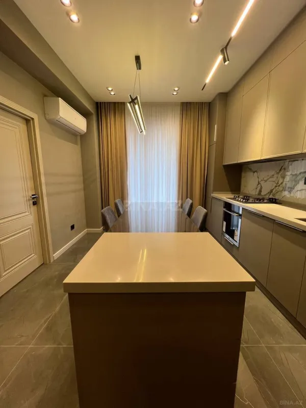 Kirayə verilir 2 otaqlı mənzil 82 m²