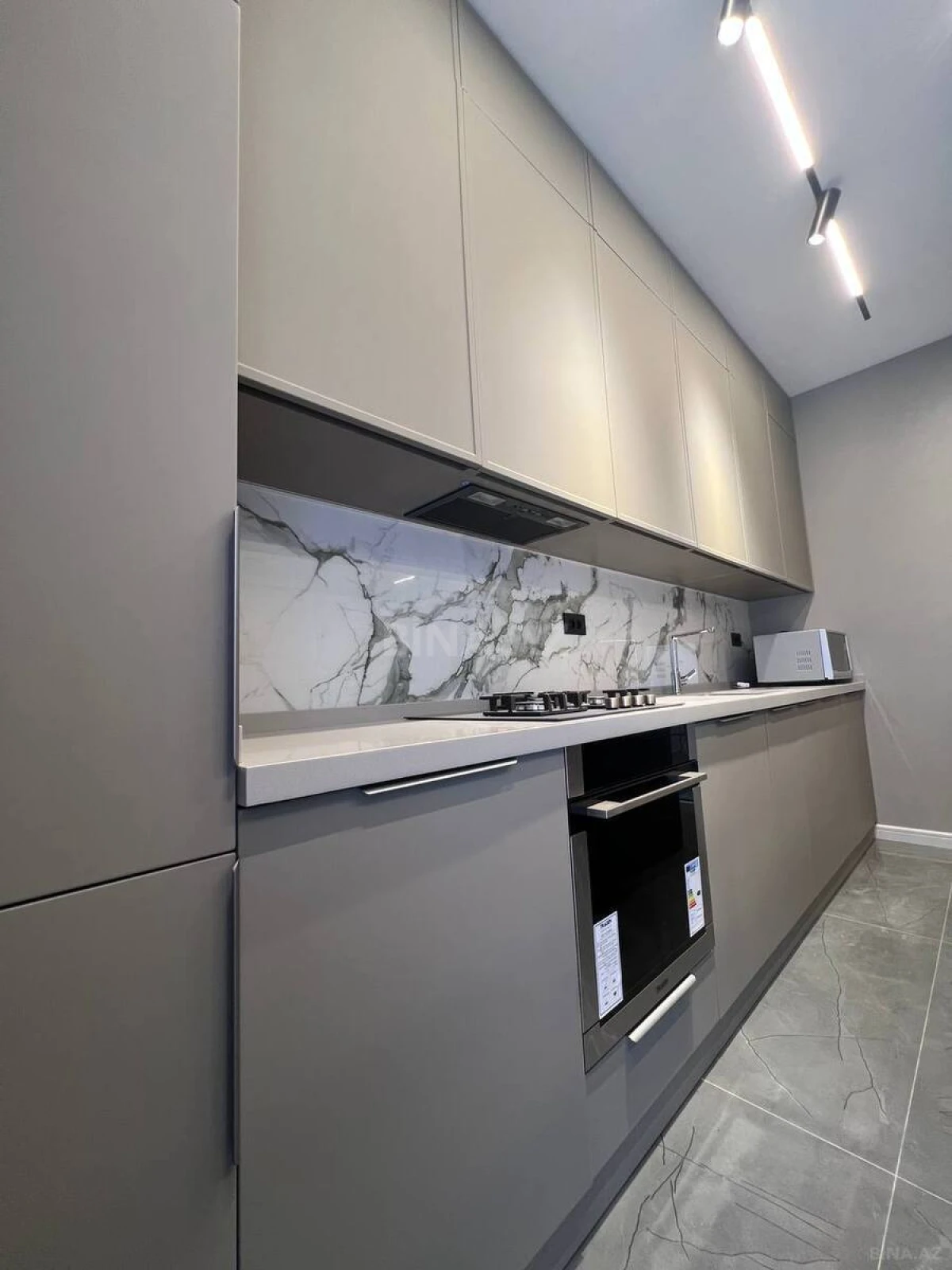 Kirayə verilir 2 otaqlı mənzil 82 m²