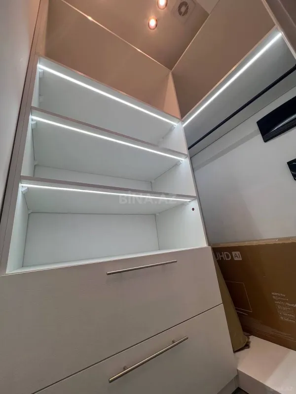 Kirayə verilir 2 otaqlı mənzil 82 m²