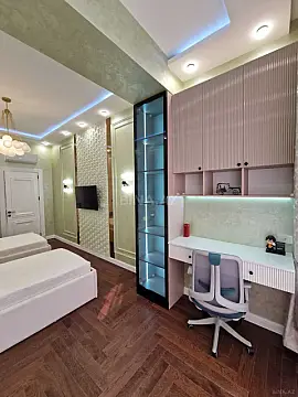 Satılır 4 otaqlı mənzil 191 m²