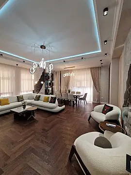 Satılır 4 otaqlı mənzil 191 m²