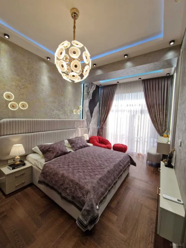 Satılır 4 otaqlı mənzil 191 m²