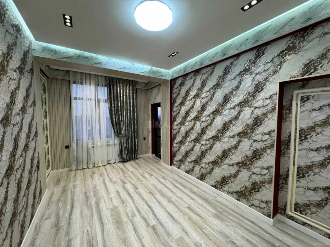 Satılır 2 otaqlı mənzil 82 m²