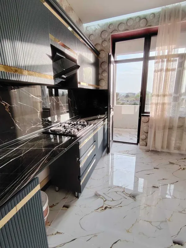 Satılır 2 otaqlı mənzil 82 m²