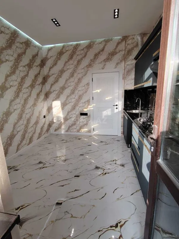 Satılır 2 otaqlı mənzil 82 m²