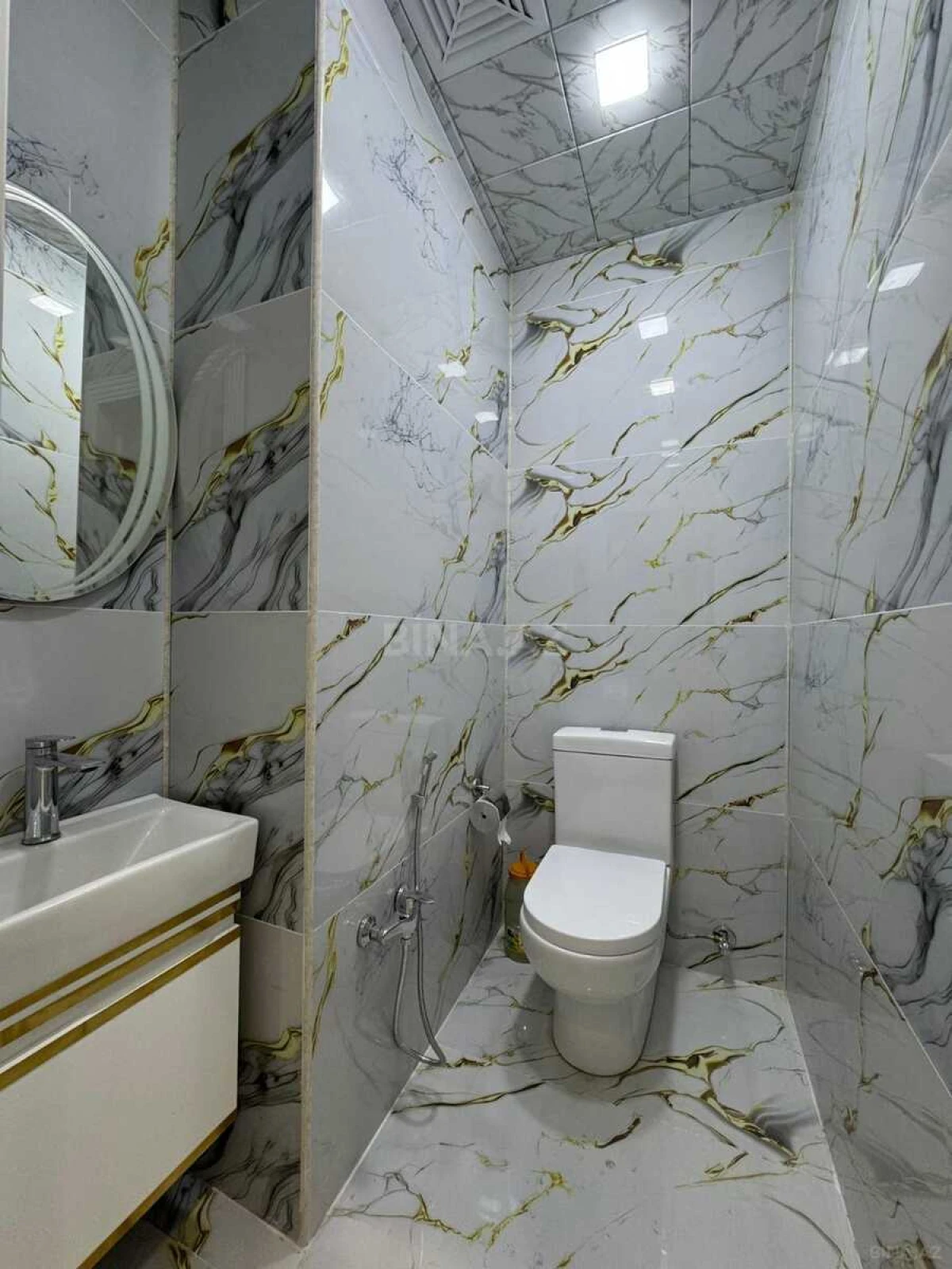 Satılır 2 otaqlı mənzil 82 m²