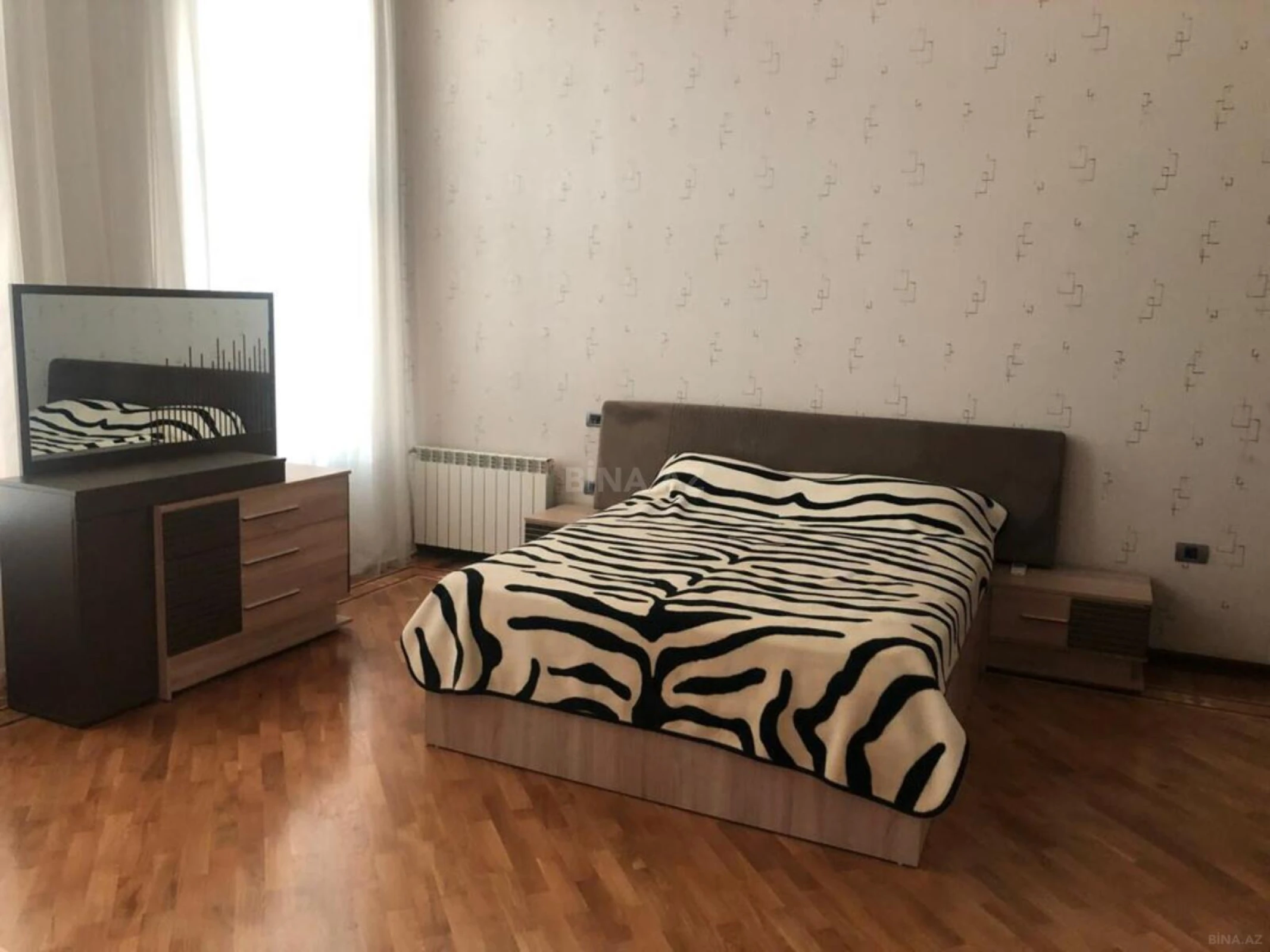 Kirayə verilir 9 otaqlı həyət evi 850 m²