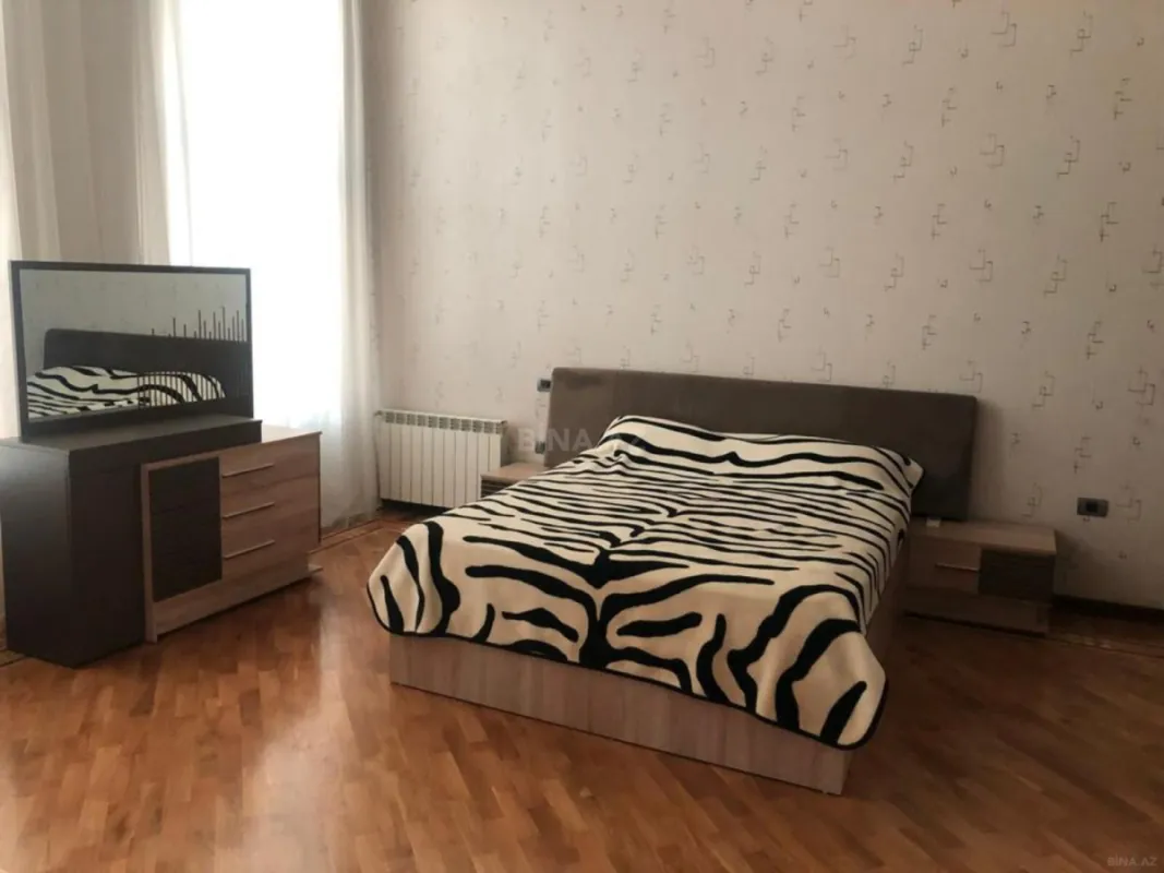 Kirayə verilir 9 otaqlı həyət evi 850 m²