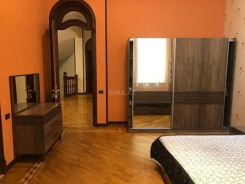 Kirayə verilir 9 otaqlı həyət evi 850 m²