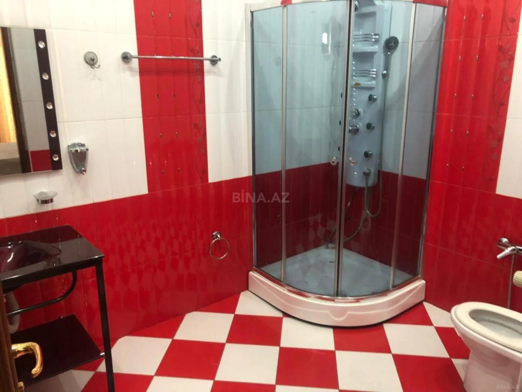 Kirayə verilir 9 otaqlı həyət evi 850 m²