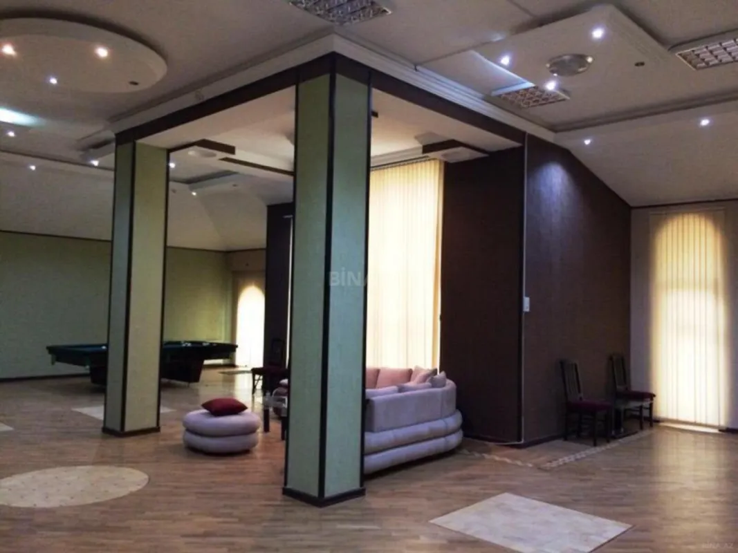 Kirayə verilir 9 otaqlı həyət evi 850 m²