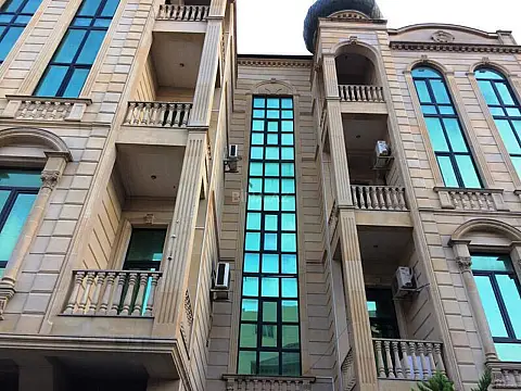 Kirayə verilir 9 otaqlı həyət evi 850 m² — Bakı, Yasamal qəs. 9 otaq 850.00 m²