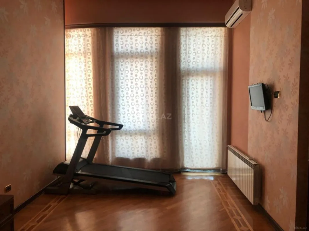 Kirayə verilir 9 otaqlı həyət evi 850 m²