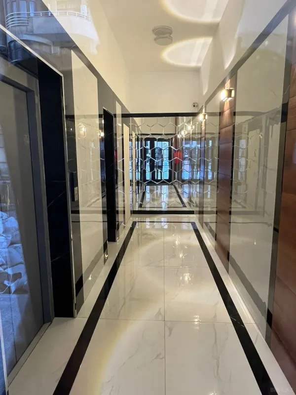 Satılır 4 otaqlı mənzil 157.6 m²