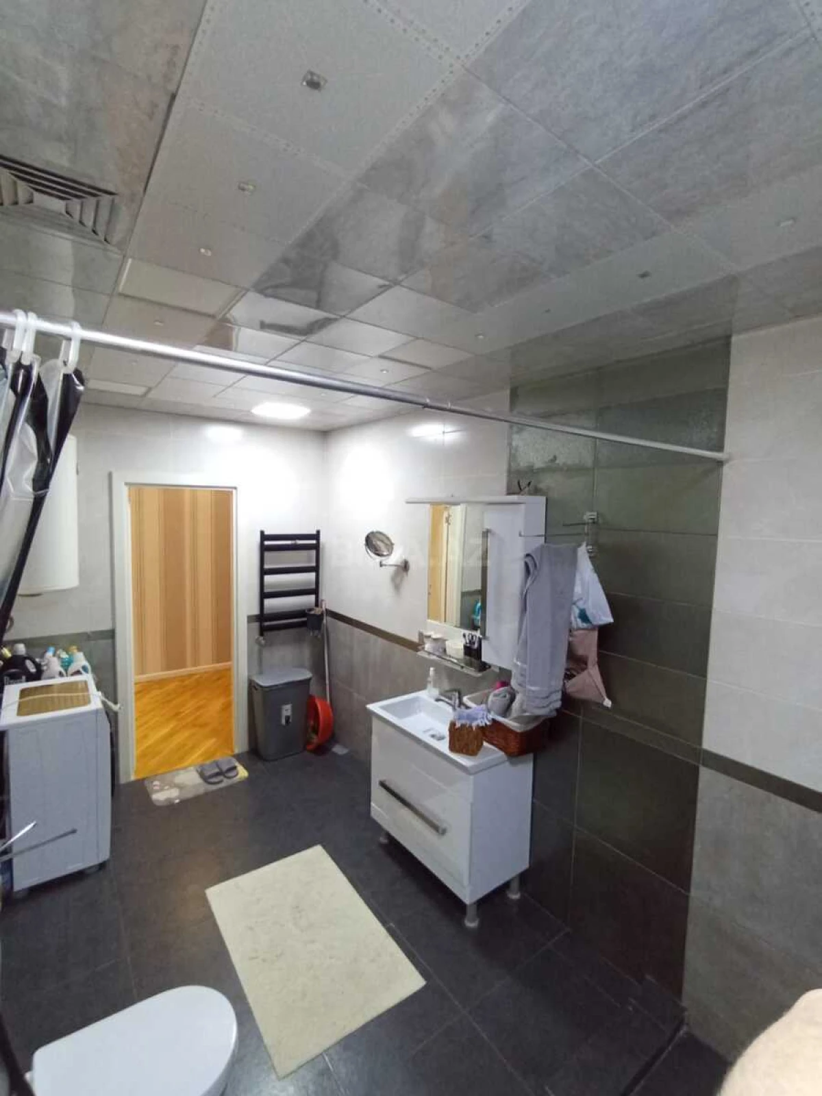 Satılır 4 otaqlı mənzil 157.6 m²