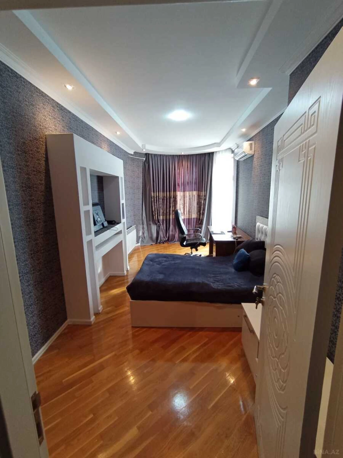 Satılır 4 otaqlı mənzil 157.6 m²