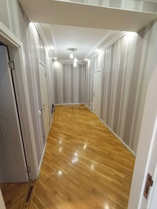 Satılır 4 otaqlı mənzil 157.6 m²