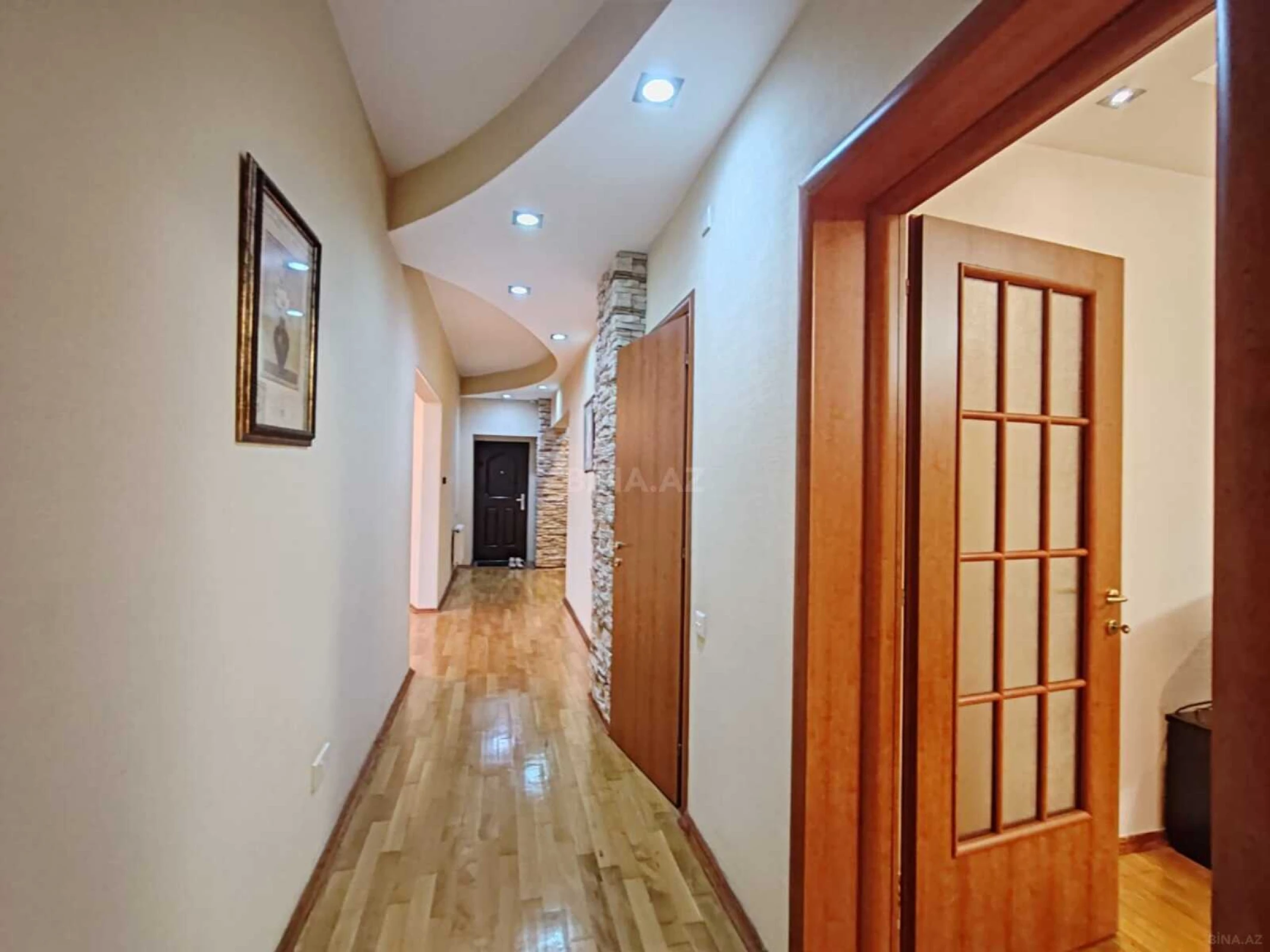 Satılır 3 otaqlı mənzil 130 m²