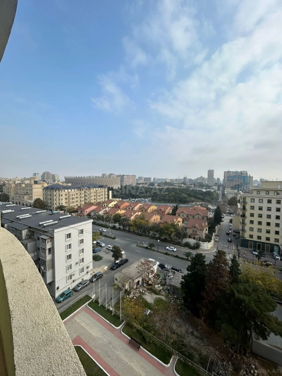 Kirayə verilir 4 otaqlı mənzil 210 m²