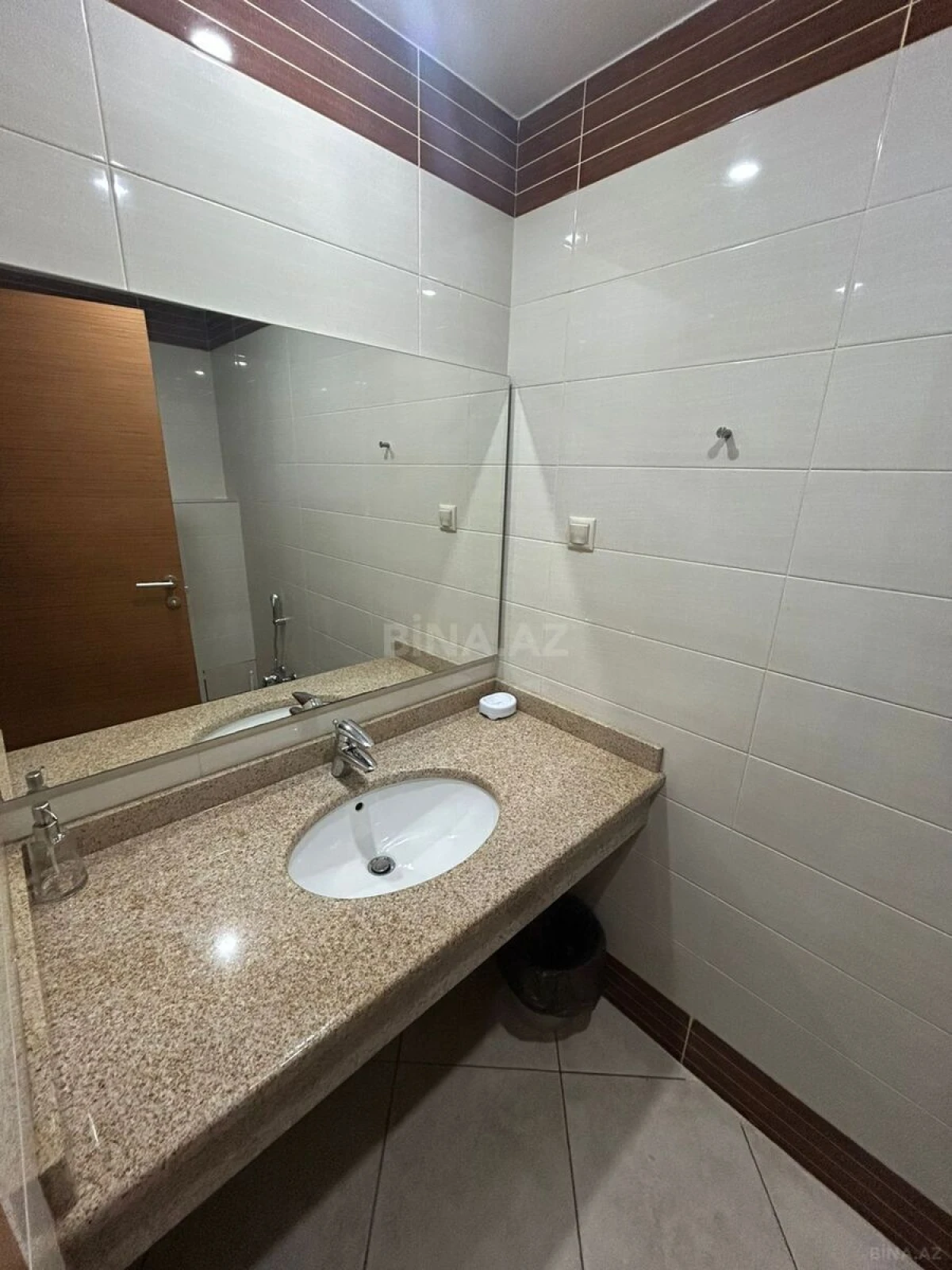 Kirayə verilir 4 otaqlı mənzil 210 m²