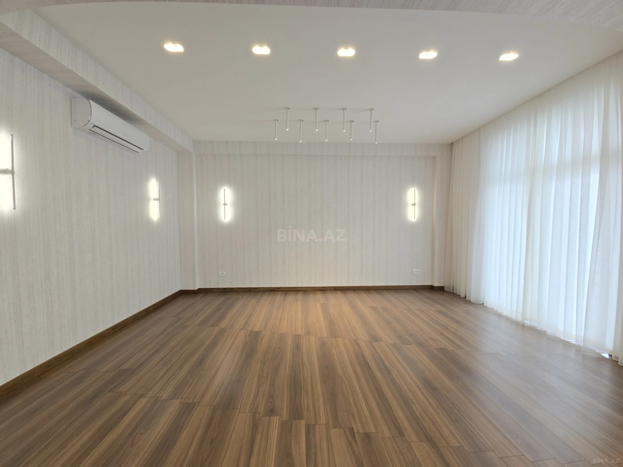 Kirayə verilir 3 otaqlı mənzil 140 m²