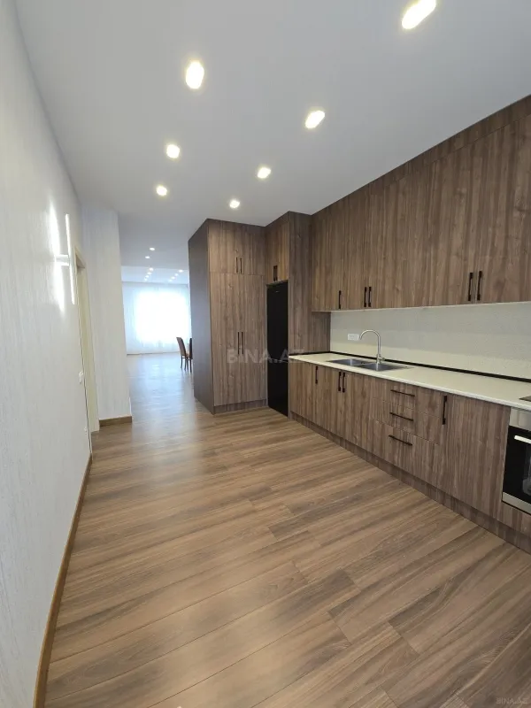 Kirayə verilir 3 otaqlı mənzil 140 m²