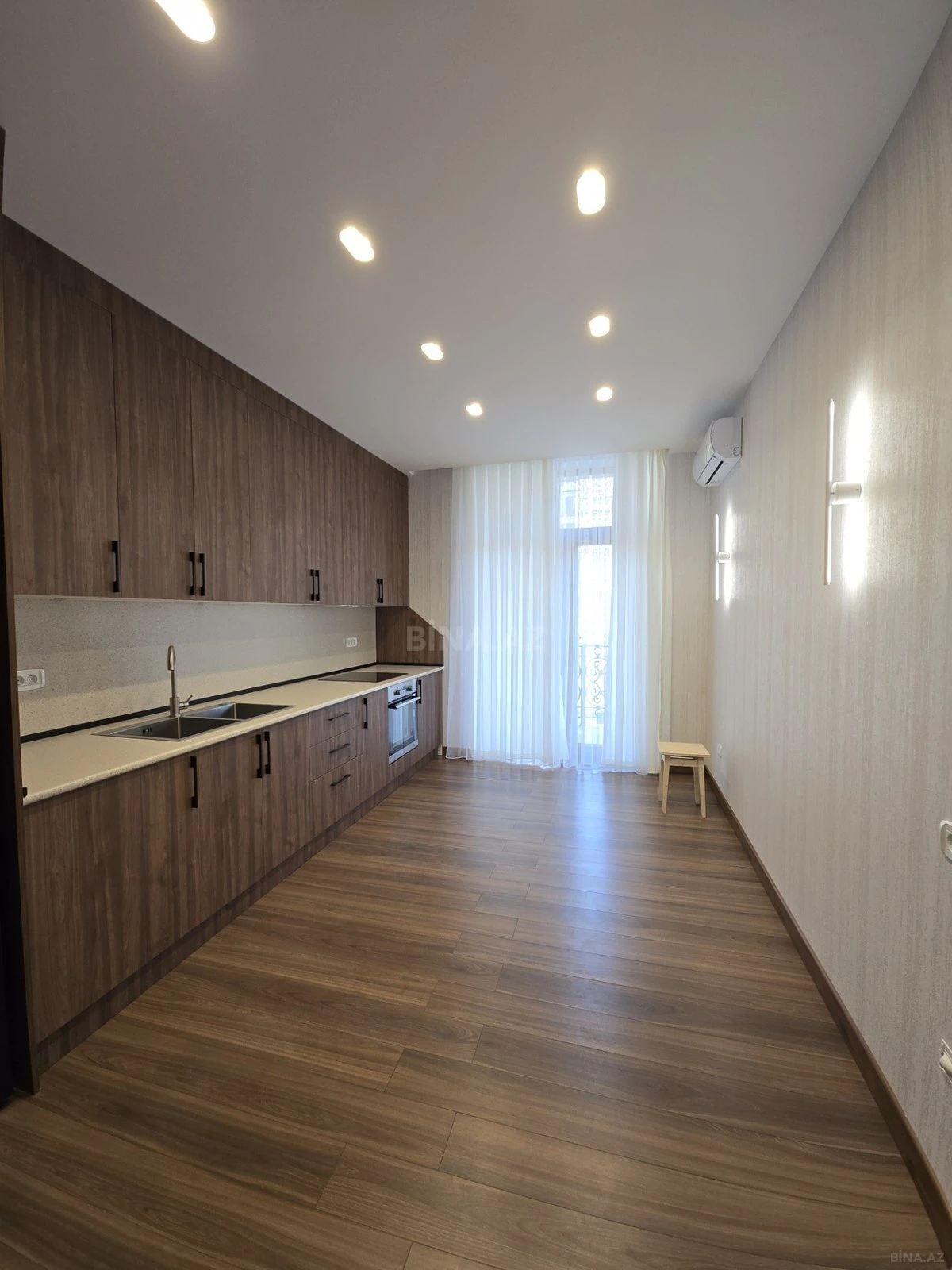 Kirayə verilir 3 otaqlı mənzil 140 m²
