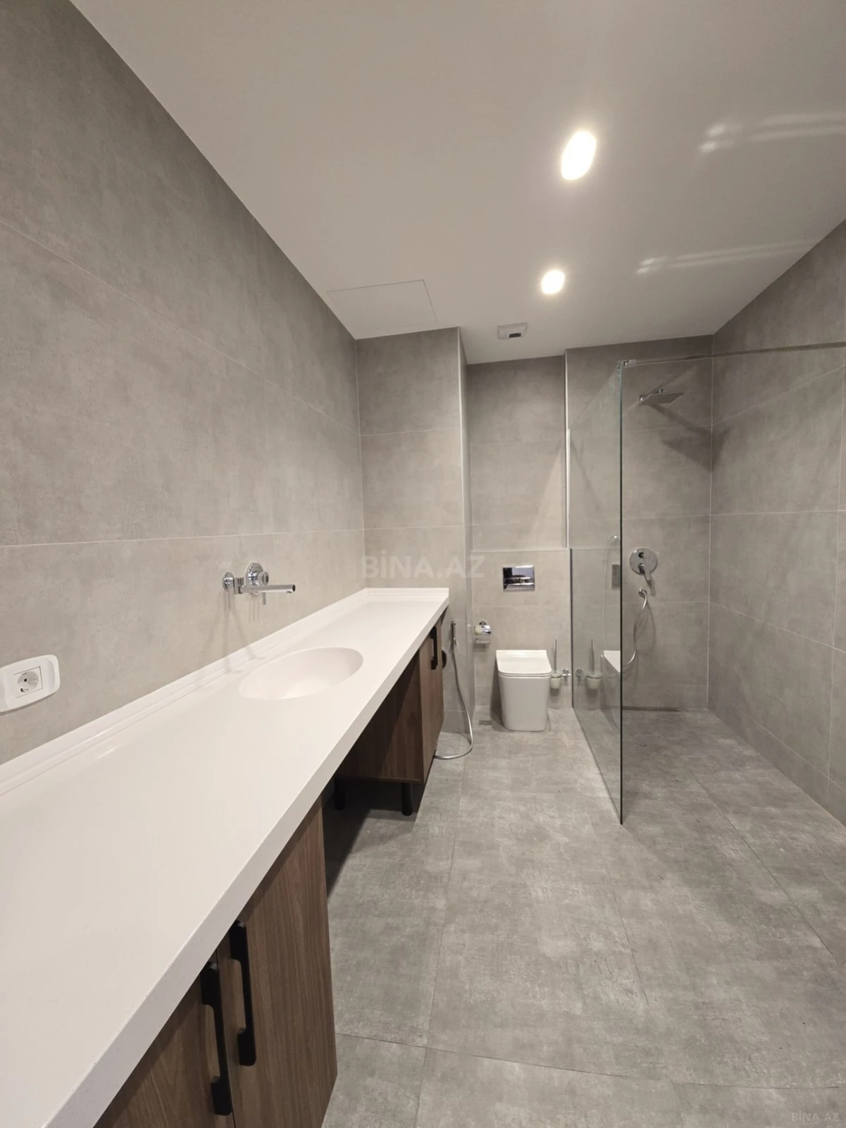 Kirayə verilir 3 otaqlı mənzil 140 m²