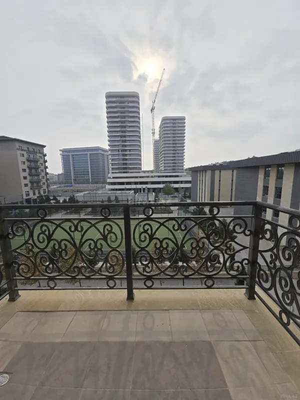 Kirayə verilir 3 otaqlı mənzil 140 m²