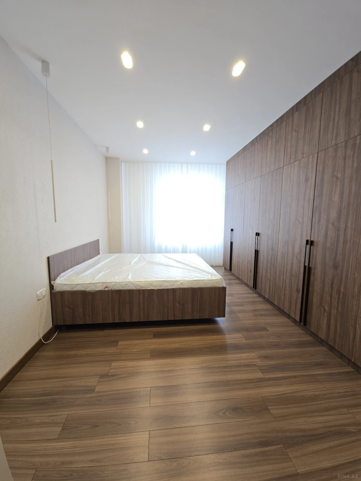 Kirayə verilir 3 otaqlı mənzil 140 m²